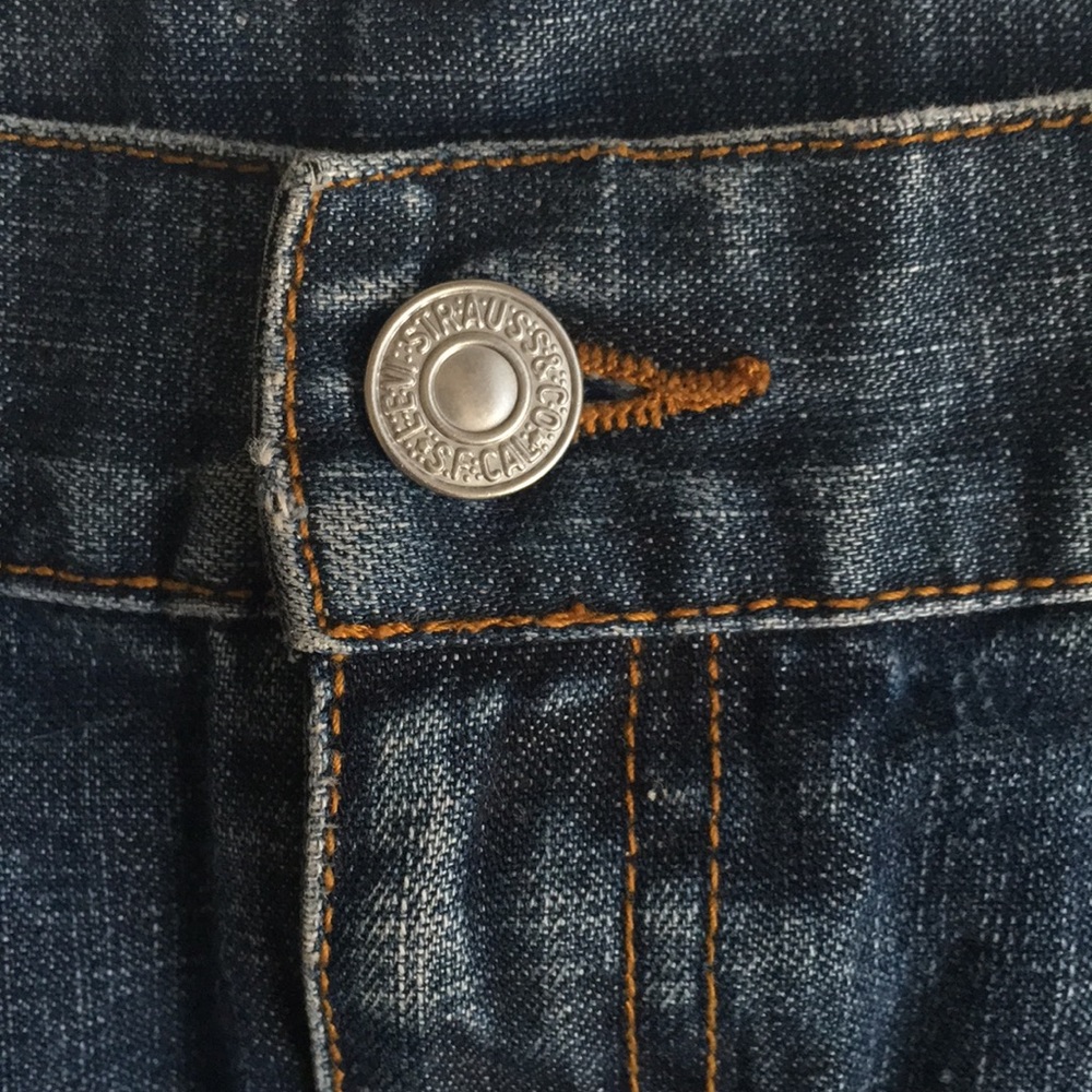 Levis - Picture 2 of 4